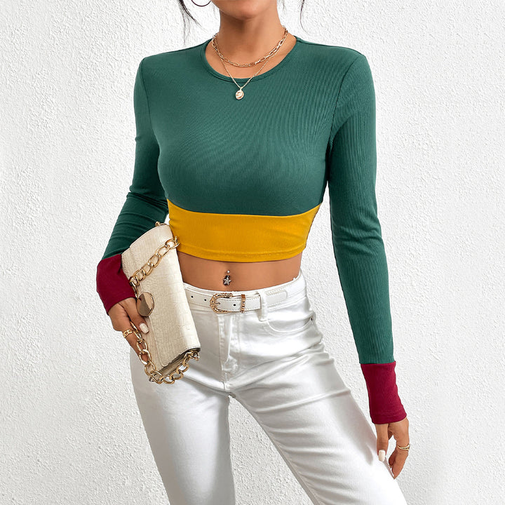 Short top for women with colorful design and long sleeves Chic & Stil