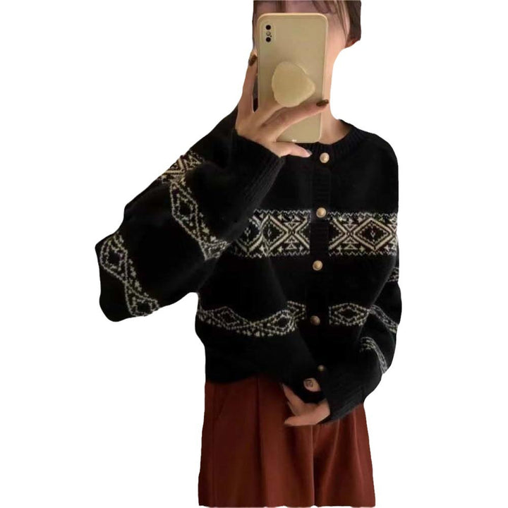 Short knit jacket for women with embellished buttons Lune London