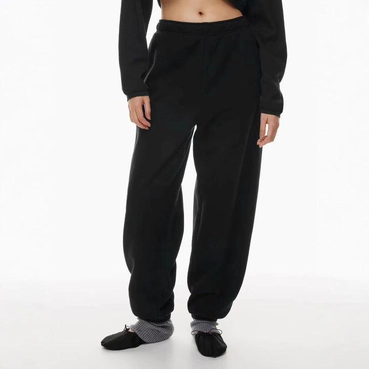 Casual pants for women with elastic waistband and practical pockets Lune London