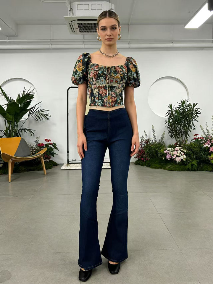 Women's fashionable flared jeans with high waist and comfortable fit Lune London