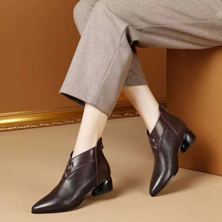Lune London | Ankle boots - Leather - Pointed toes - Low block heel - Textured panel
