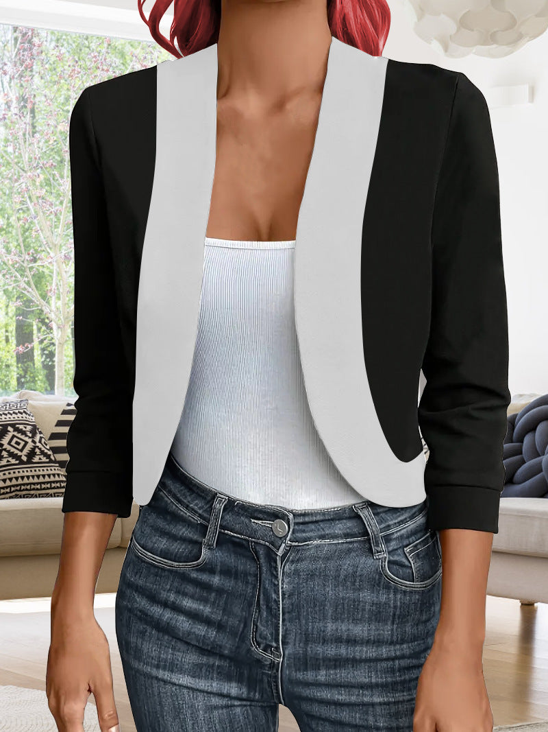 Women Elegant blazer jacket with modern cut and contrasting details Chic and Style