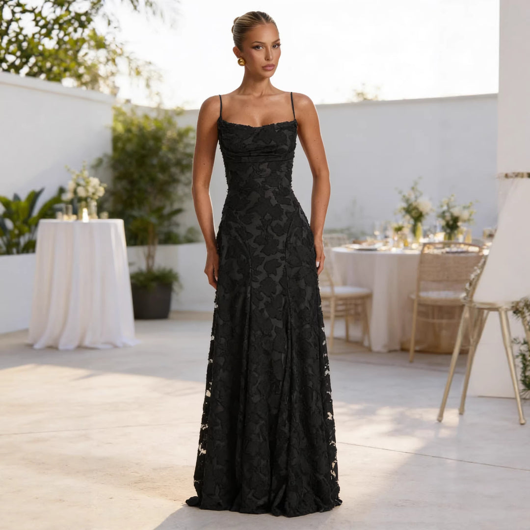 High-quality maxi dress for women with a sparkling floral pattern and elegant spaghetti straps Chic & Stil