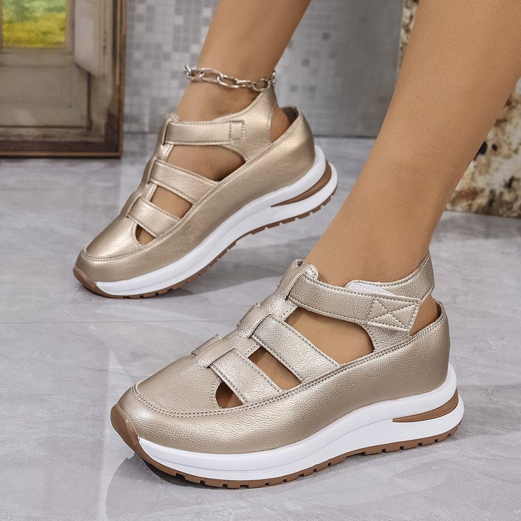 Comfortable sandals for ladies with a breathable upper and cushioning sole Lune London