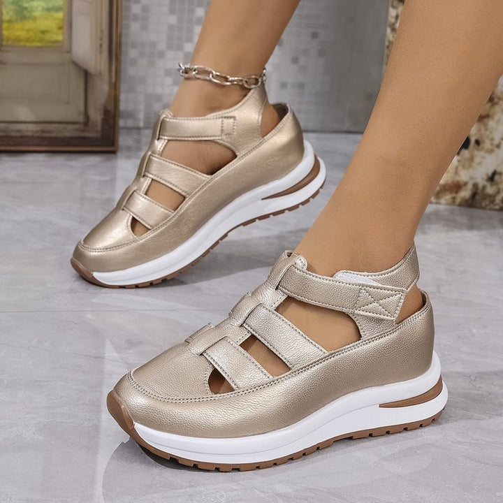Comfortable sandals for ladies with a breathable upper and cushioning sole Lune London