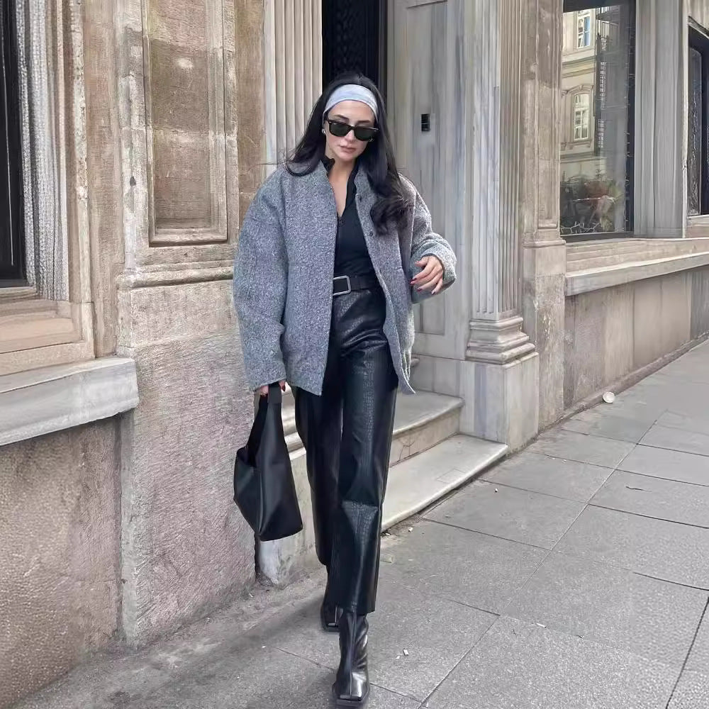 Ladies oversized fluffy coat with practical pockets and an elegant high collar Lune London