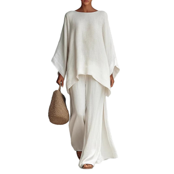 Ladies airy set made of soft fabric with a loose fit Lune London