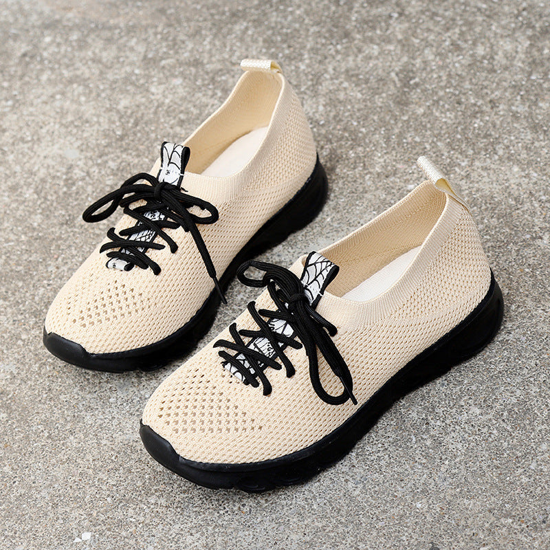 Breathable leisure sneakers for women with a flexible upper material and a non-slip sole Lune London