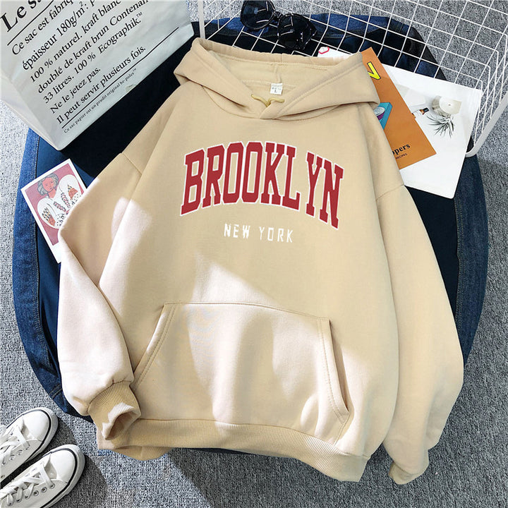 Women's hoodie with trendy Brooklyn print Chic & Stil