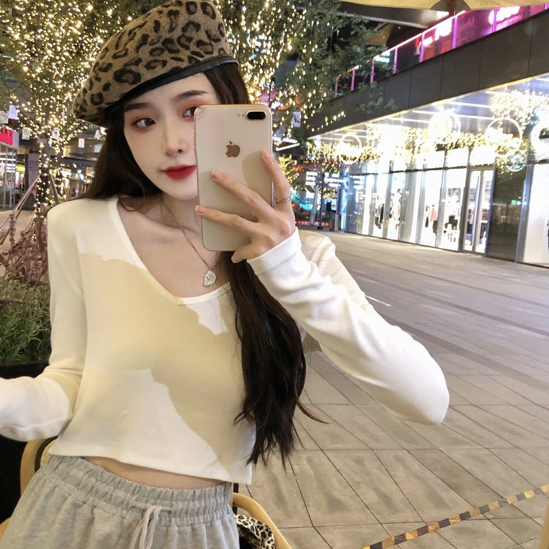Women Cropped Long Sleeve Shirt with Fashionable V-Neck and Comfortable Materials Lune London