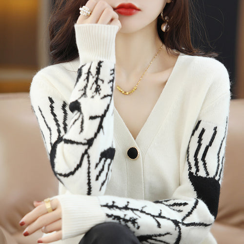 Ladies casual cardigan with graphic pattern Lune London