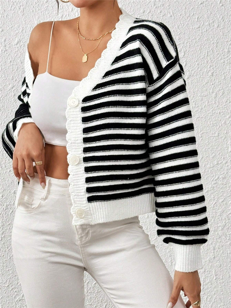 Lady cardigan with a modern striped pattern and voluminous sleeves Lune London