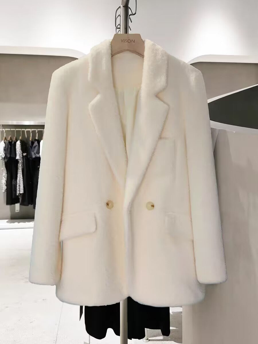 Trendy and comfortable blazer for women Lune London
