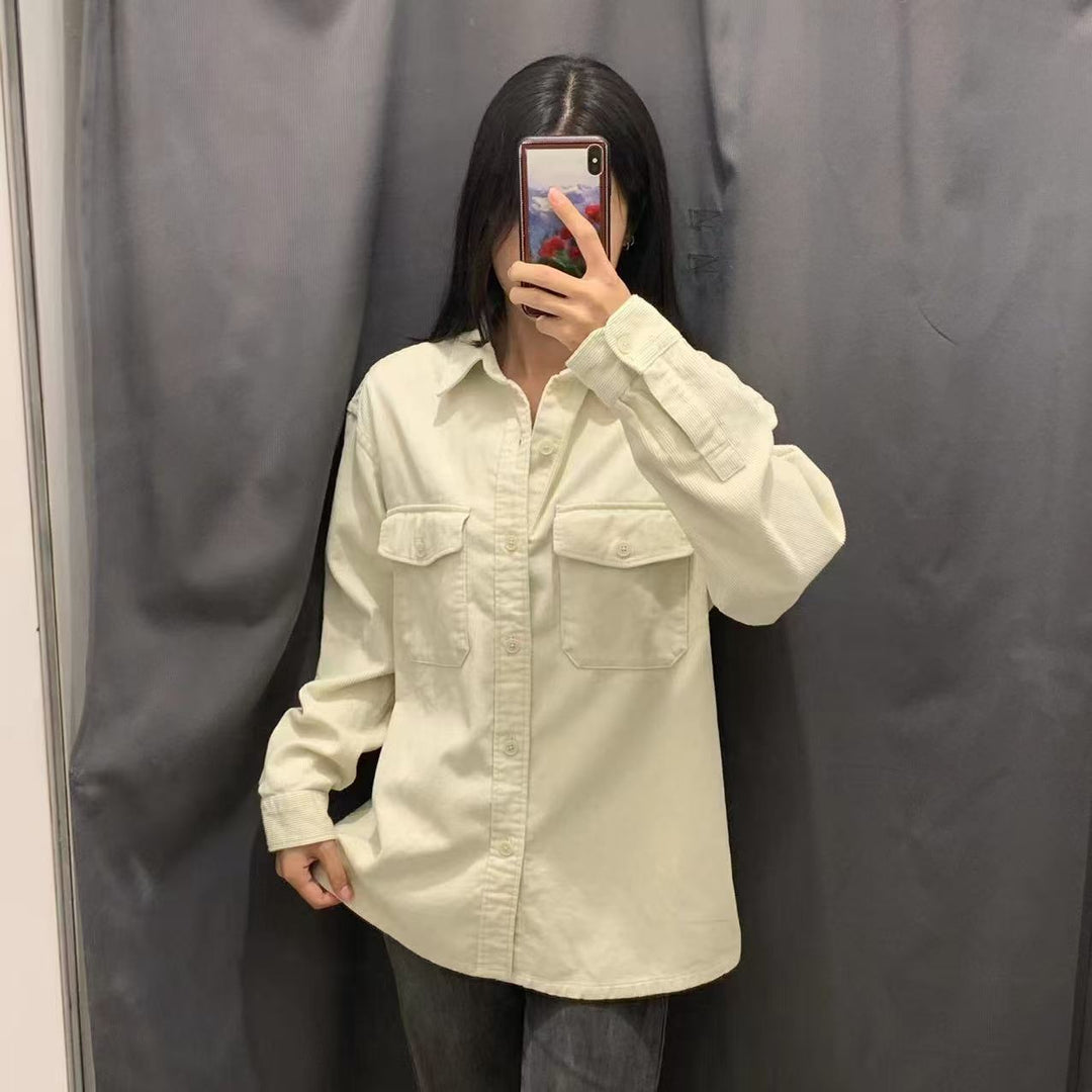 Veste en corduroy décontractée pour femmes avec poches poitrine pratiques Chic & Stil