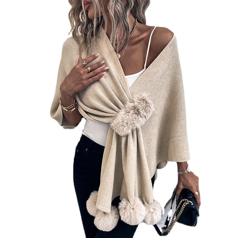 Elegant poncho for ladies with luxurious faux fur trim Lune London