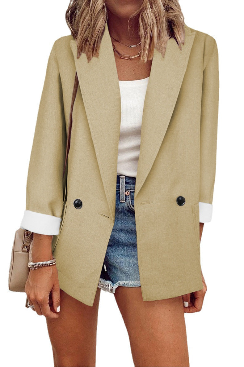 Trendy oversized jacket for women with a sleek design and elegant button details Lune London