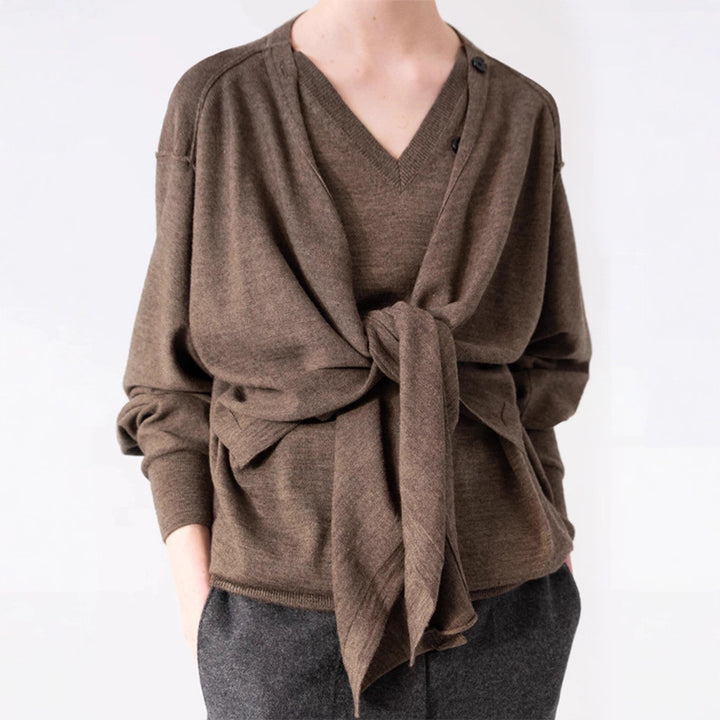 Cardigan en tricot décontracté pour femmes avec coupe asymétrique et détails de boutons Chic & Stil