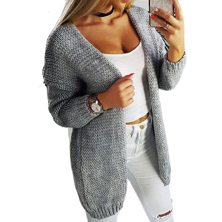 Casual knitted cardigan for women with a soft material and a relaxed fit Lune London
