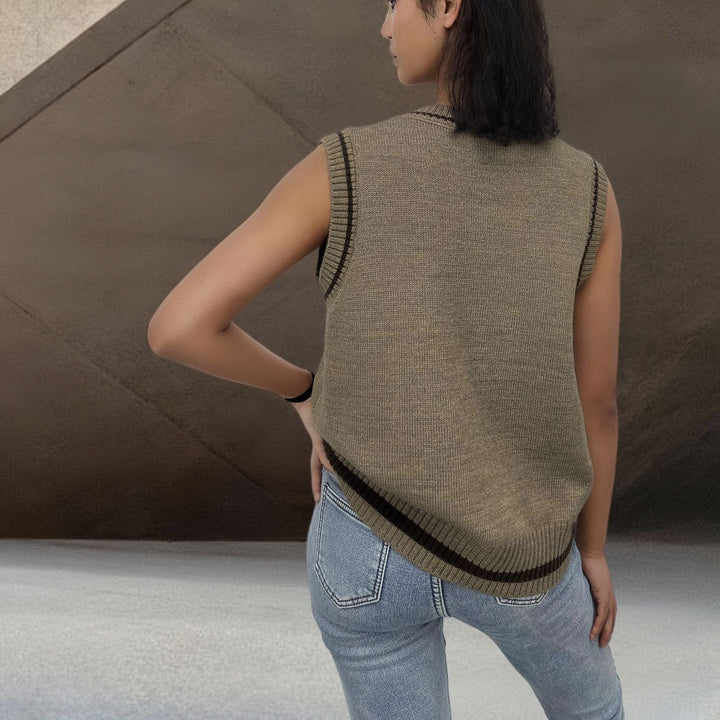 Women’s knitted top with V-neck and contrasting edges Lune London