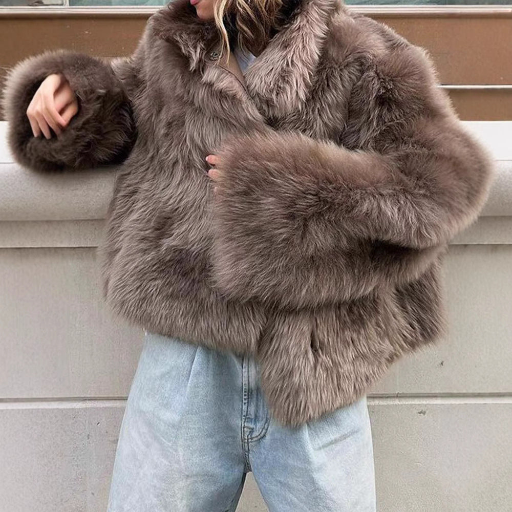 Ladies Short Faux Fur Coat with Large Collar Lune London