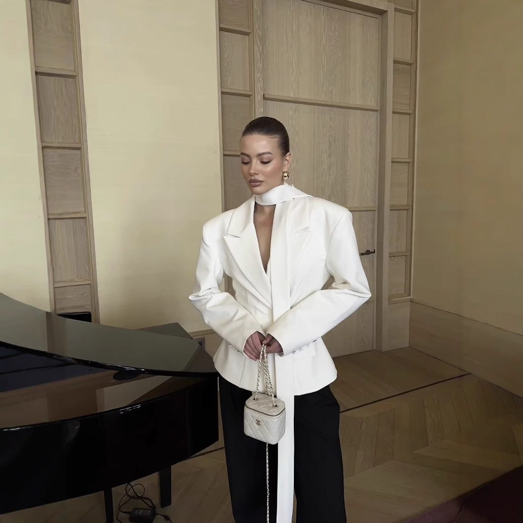Women's blazer jacket with elegant bow detail and fitted cut Chic und Stil
