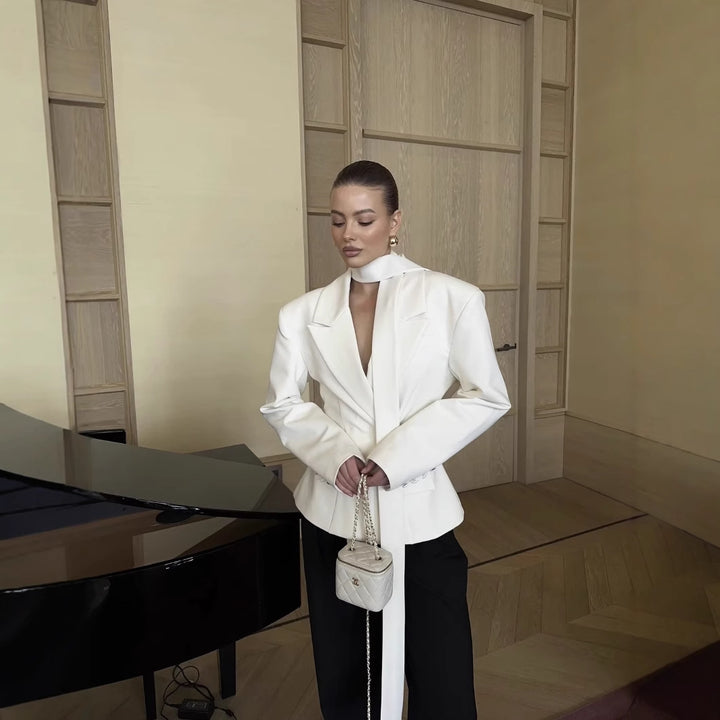 Women's blazer jacket with elegant bow detail and fitted cut Chic und Stil