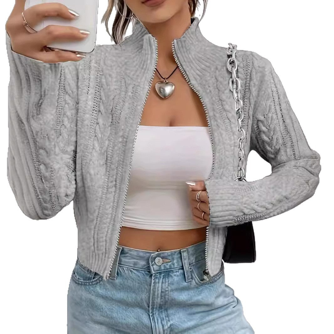 Cardigan pour femmes avec design à col montant et fermeture éclair stylée Chic & Stil