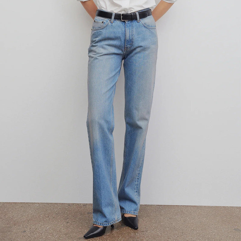 Vintage high-waisted bootcut jeans for women with a relaxed fit Lune London