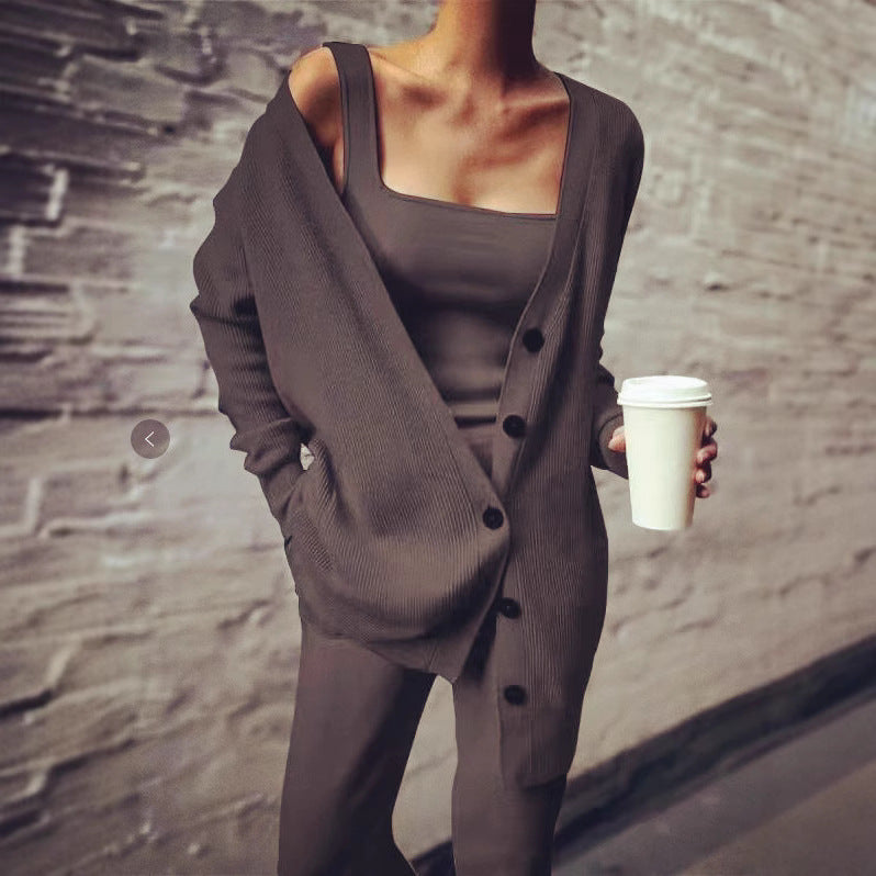 Women’s knitted jacket with a relaxed fit and practical pockets Lune London