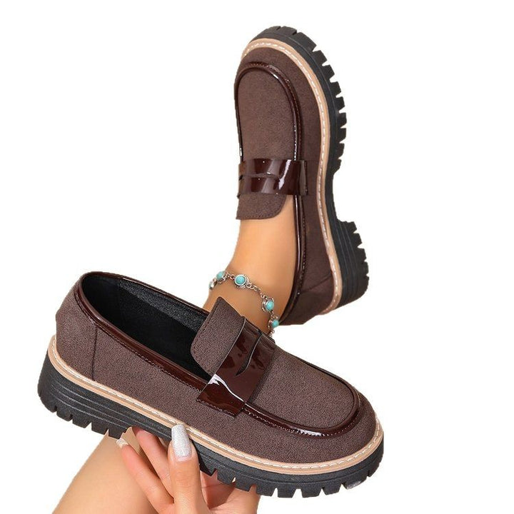 Comfortable slip-on women's shoes with a robust profile and elegant Lune London application