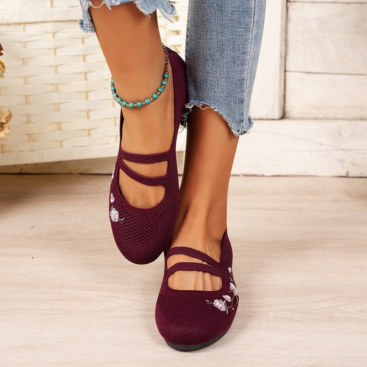 Comfortable ballerinas for ladies with floral embroidery Lune London