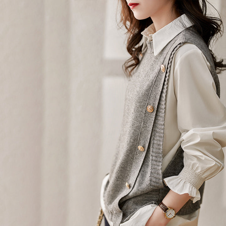 Knit cardigan for women with decorative buttons and a trendy design Lune London