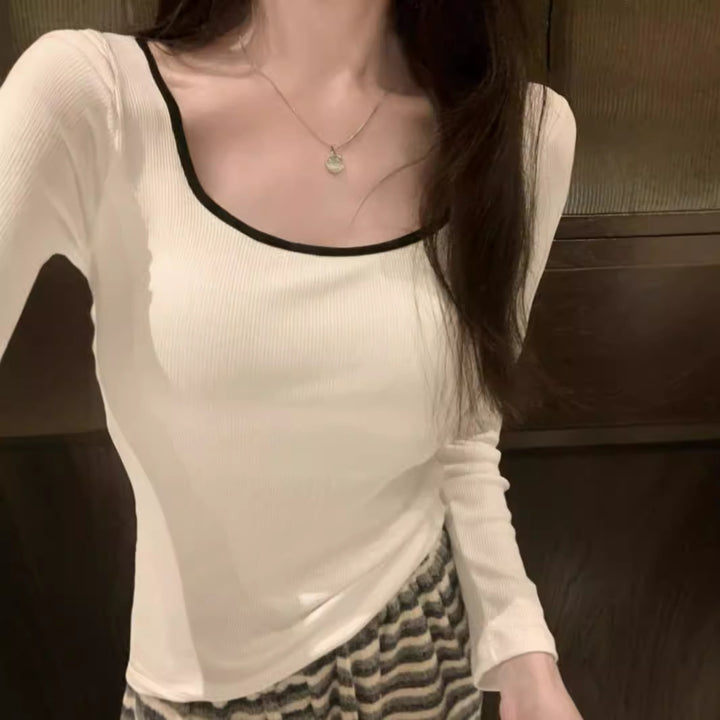 Women's long sleeve shirt with contrasting neckline Chic & Stil