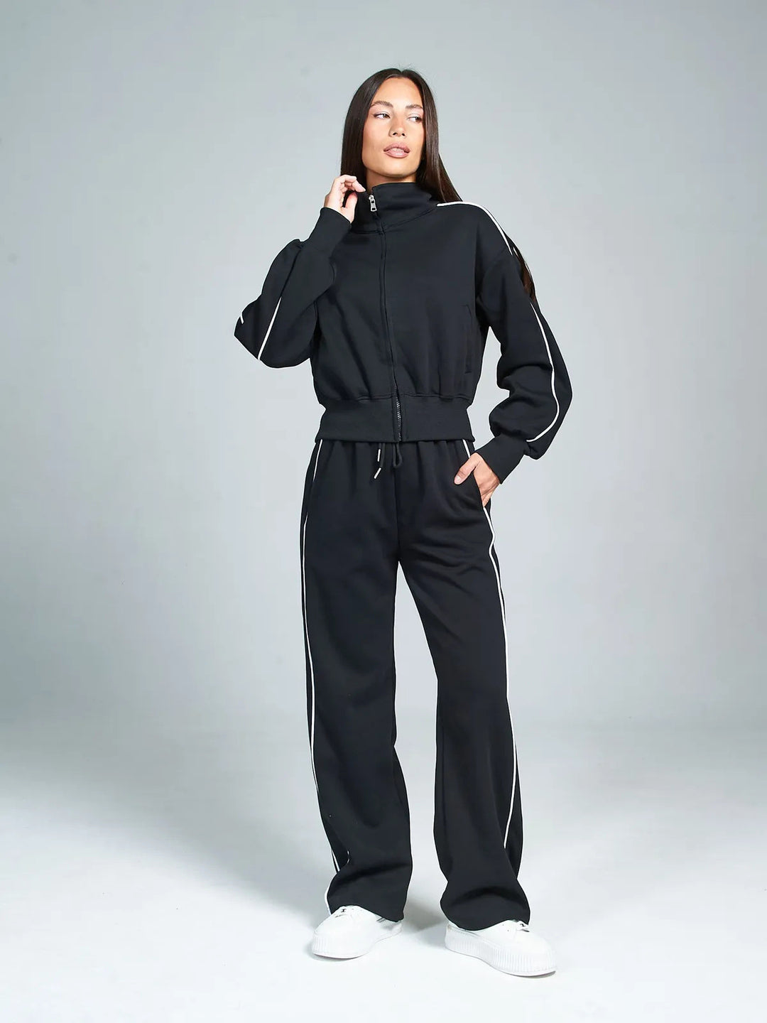 Leisure set for women with high collar and casual cut Lune London