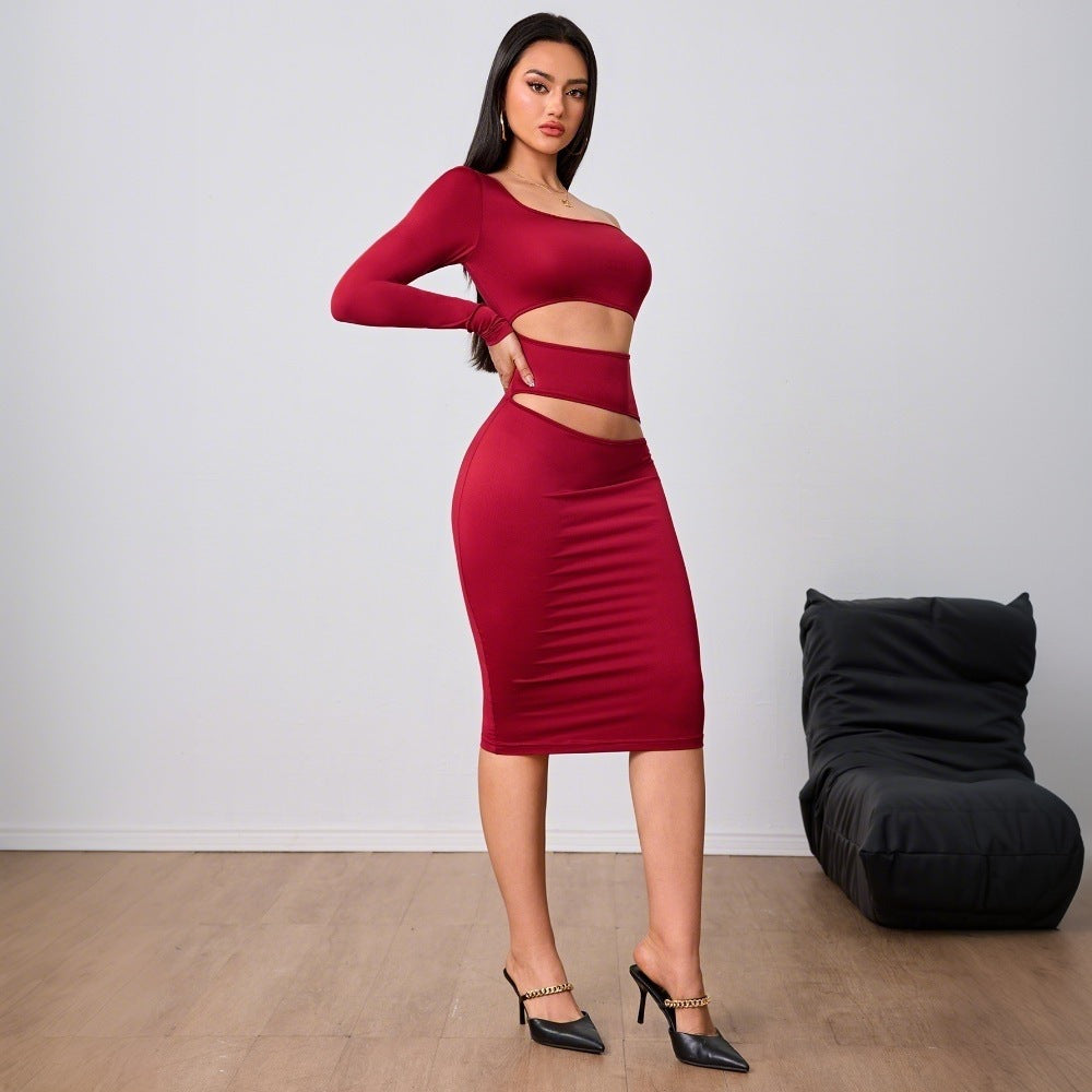 Robe midi ajustée pour femmes avec découpe et design asymétrique, à manches longues Chic & Stil