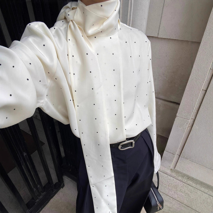 Elegant shirt for women with decorative belt and polka dots Lune London