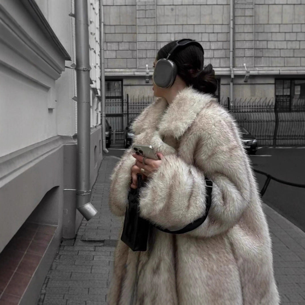 Ladies Comfortable Faux Fur Jacket in Oversize Style with Wide Lapel Lune London