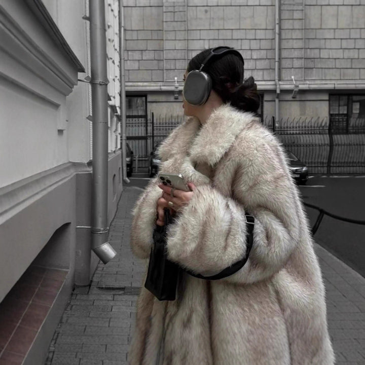 Ladies Comfortable Faux Fur Jacket in Oversize Style with Wide Lapel Lune London