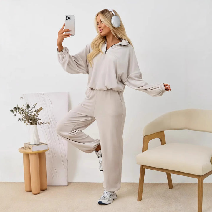 Ladies Velour Tracksuit with High Collar and Elastic Cuffs Chic & Stil