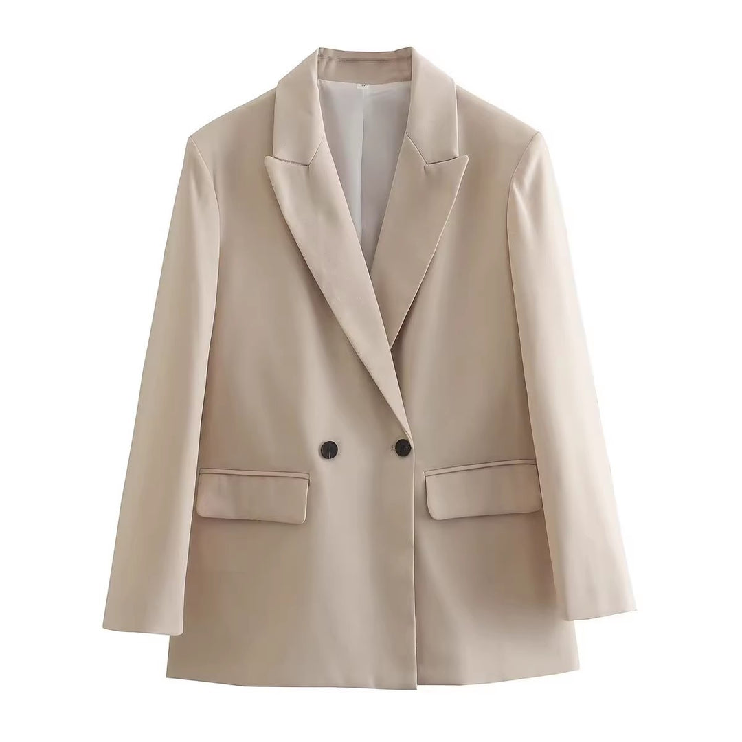 Stylish blazer jacket for women with double-breasted design and wide lapels Lune London