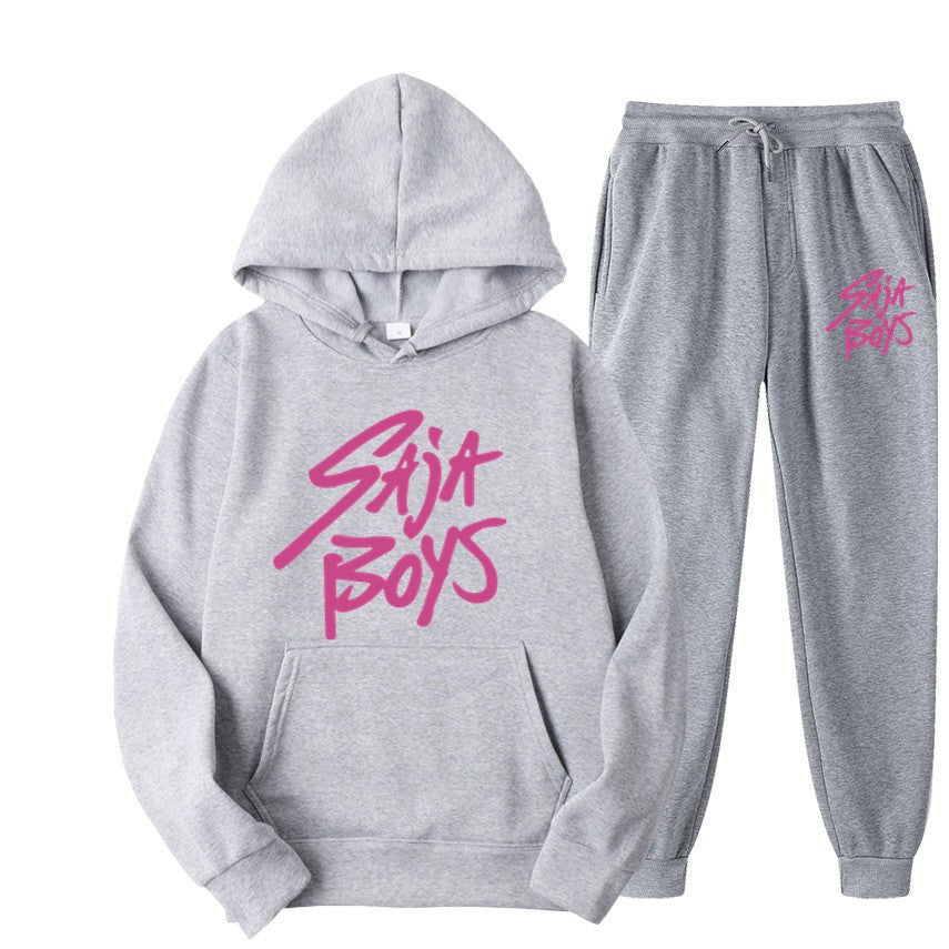 Women's hoodie and jogger set with modern graphic print Chic & Stil
