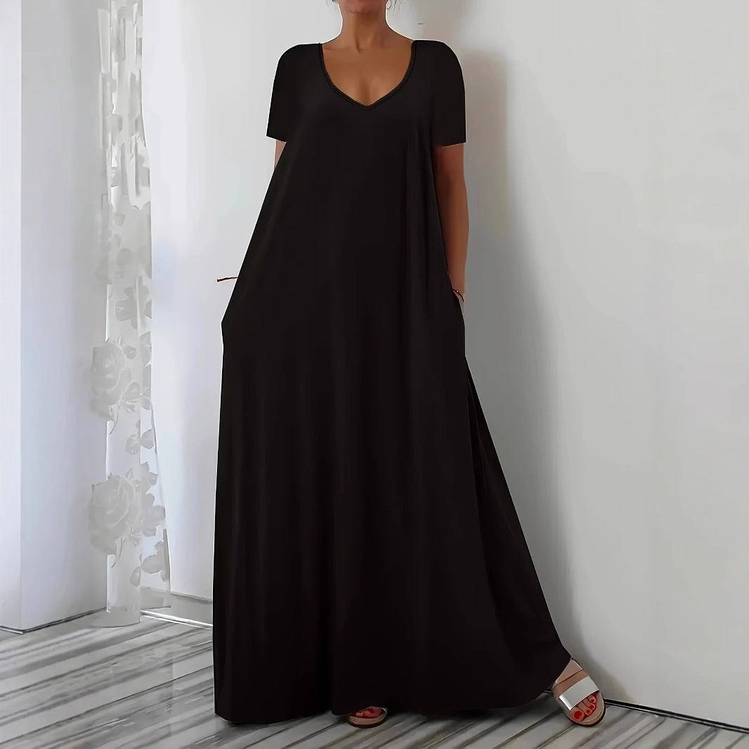Maxi dress for women with U-neckline and practical pockets Lune London