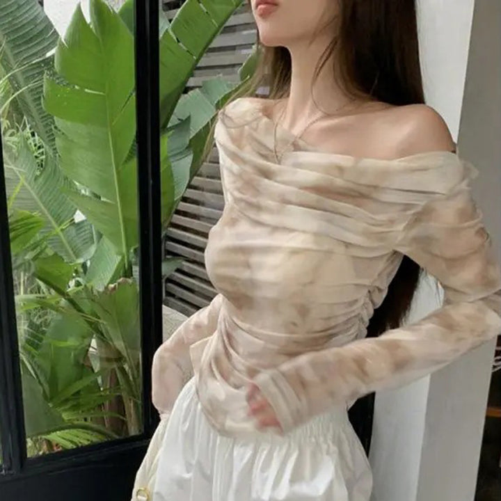 Women's Elegant Long Sleeve Top with Gathered Design Chic & Stil