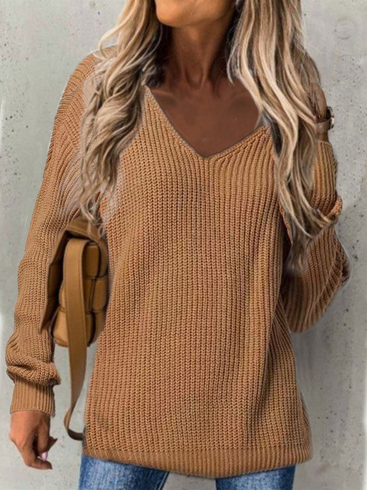 Thick knit V-neck pullover for women with a relaxed fit Lune London