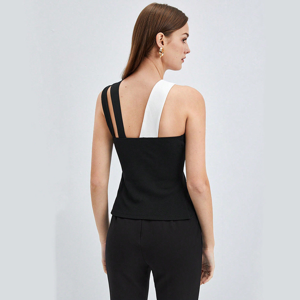 Asymmetrical top for women with an elegant wrap design and fine ruffles Chic & Stil