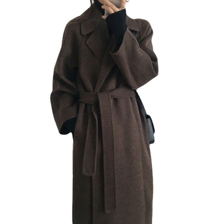Elegant and casual trench coat for women with large lapels Lune London