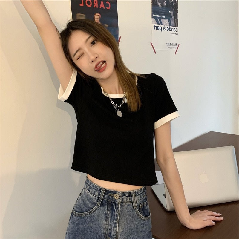 Women's Cropped T-Shirt with contrasting sleeves and modern cut