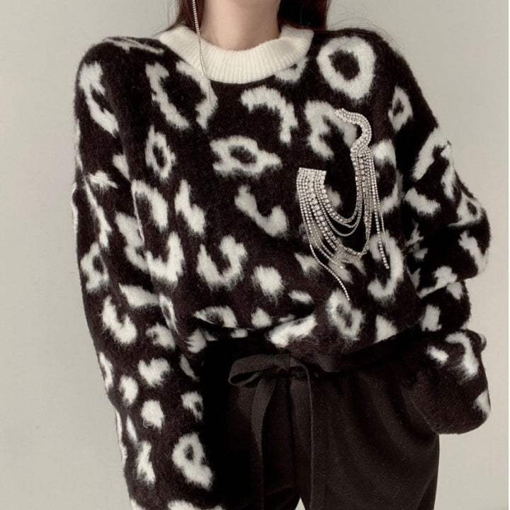 Ladies Large Chic Animal Print Design Sweater