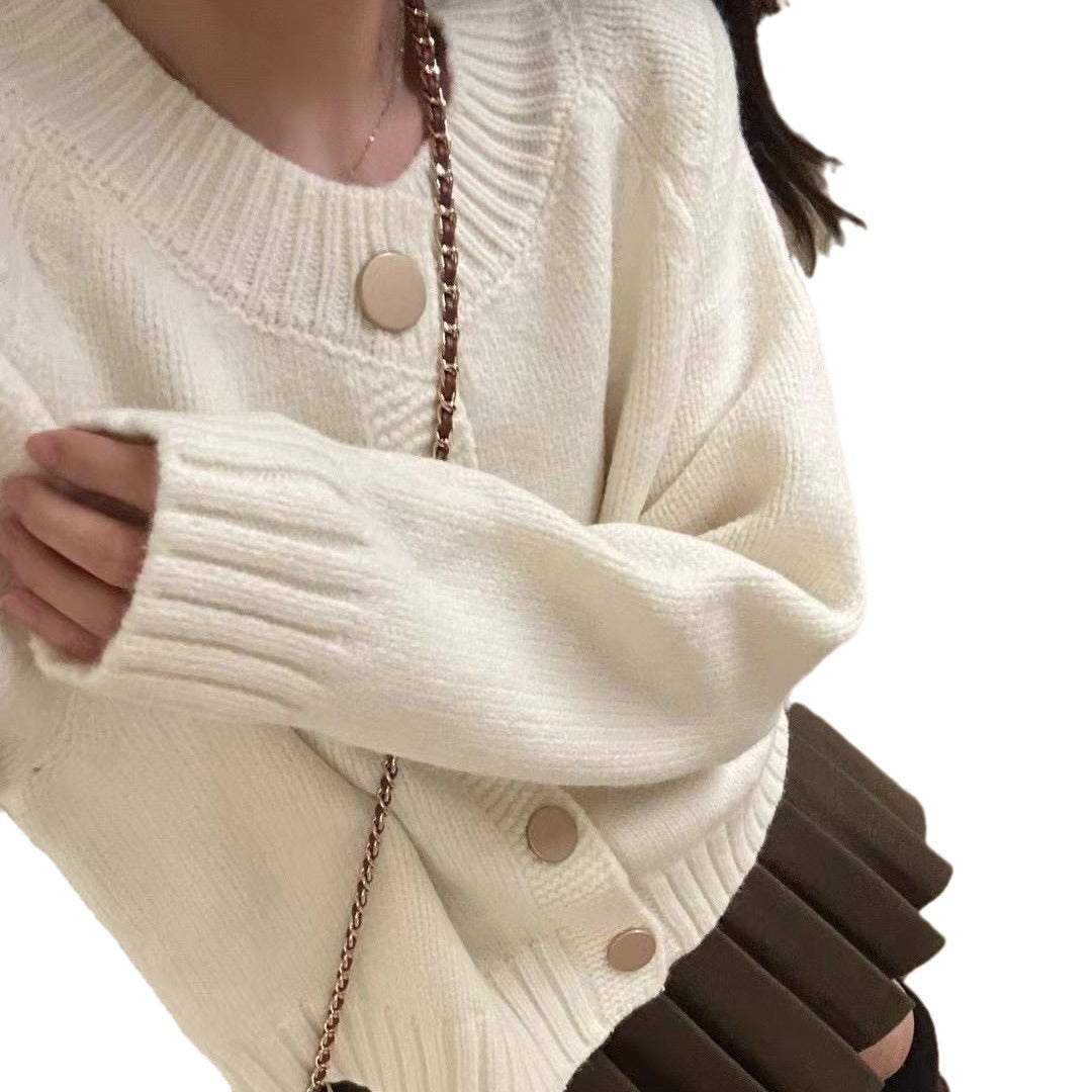 Women's cardigan with round neckline and decorative buttons Lune London