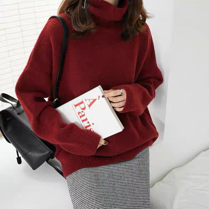 Comfortable turtleneck sweater for women in high-quality wool blend Lune London